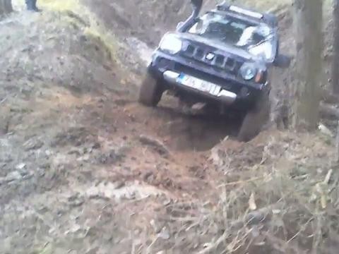 铃木吉姆尼山林越野，这就是一个大玩具！