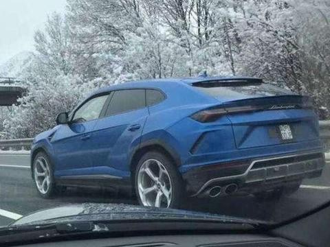 兰博基尼首台SUV到达香港，大家放心，我泰皮尺部已经在去的路上