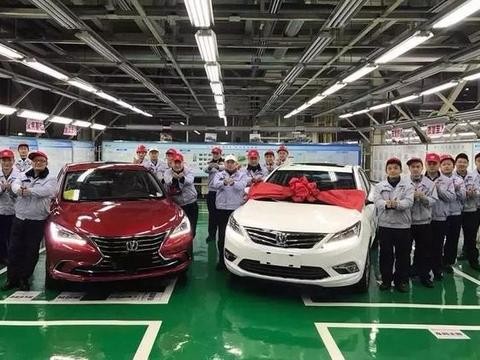 首台2018款长安逸动下线，7万的售价70万的逼格，吉利帝豪都慌了