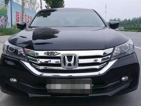 买彩票中了奖，18万买新车，开了2年缩水10万，车主表示很无奈