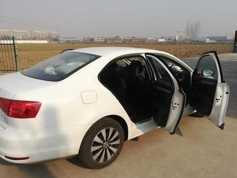一个90后车主选车经过，今喜提大众速腾，谈一谈提车经过和用车