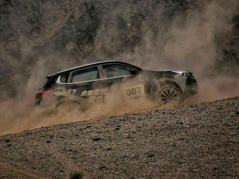 你跟职业车手之间的距离，或许只差一台瑞虎7