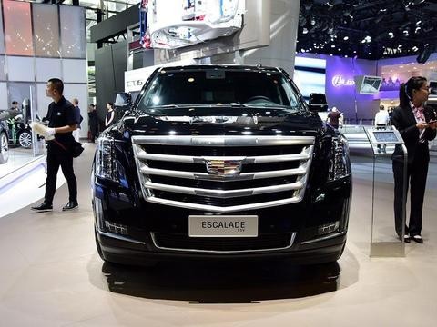 美国总统钦点座驾, 车长近5.7米比路虎还大 , 后排堪称移动皇宫!