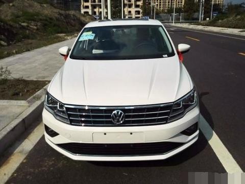 听朋友话果断放弃帝豪GL提了这辆神车, 看到内饰后, 岳母都说好