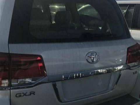 17款酷路泽4600中东版，强悍越野的V8发动机