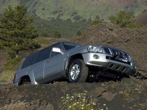 上市卖120万扬言要取代揽胜，气势不输X6，现降至50万不敌