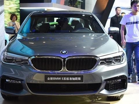 宝马5系定位高端车型 搭载2.0T和3.0T汽油发动机 售价46.58万起