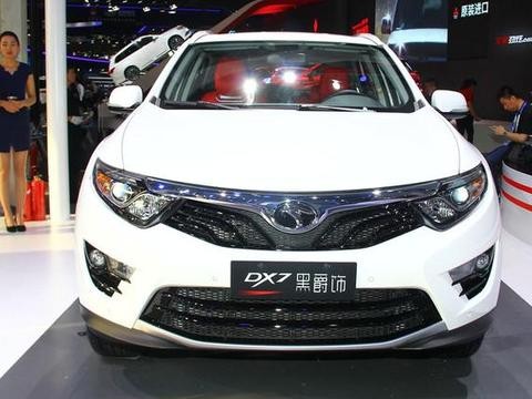 “国产黑马”SUV：全面力压哈弗H6，8万起买啥宝骏长城？