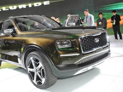 车长5米只卖30万，后排堪比大奔，韩系车翻身就靠它了