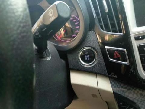 落地价8万，现在仅标价4万，全车8个安全气囊，空间大配置高