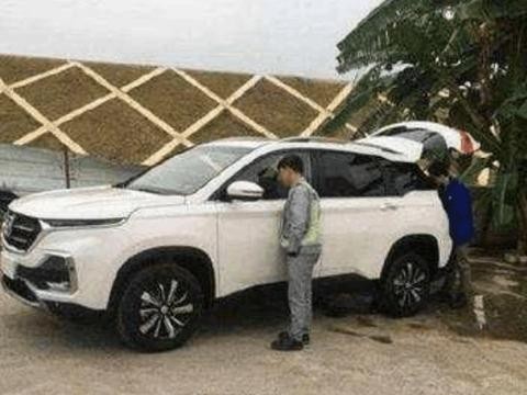 全国首台宝骏530提车，1.5T售7.88万，车主：不愧是价格屠夫