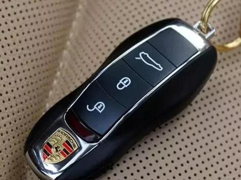 4S说5000公里换机油，配把钥匙3000元，靠谱吗？