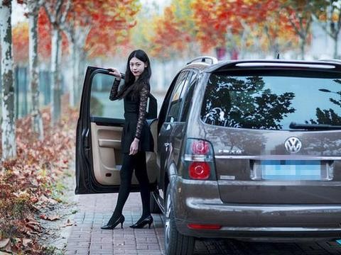 表嫂买了一台大众途安, 家人对她纷纷称赞!！