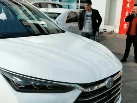 国内首台比亚迪唐二代到店,颜值不输奥迪,18万起特斯拉都得服?