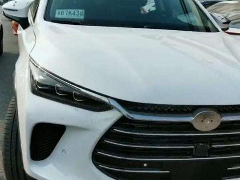 首台比亚迪唐二代到店, 3.9秒破百不到20万, 还买蔚来ES8吗?