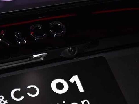 电吸门配全液晶仪表, 这台中大型豪华SUV仅售15万, 比领克更豪华