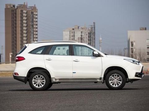 包工头“包养”的工地神车，采用2.4t  v6全新驱动，售价12万起