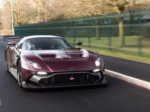 布加迪都没有这辆阿斯顿马丁稀有！全球第一辆道路版火神降临