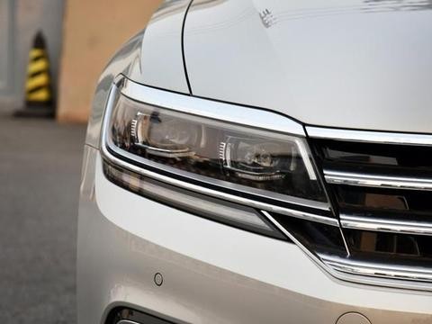 最失败C级车本对标宝马5系，上市时遭哄抢，如今卖26万无人问津