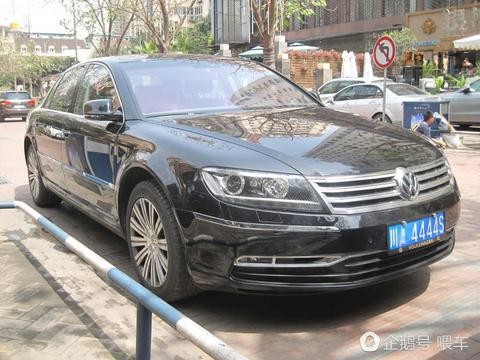 中国只有一辆的顶级辉腾，没有价格，车牌号不讨人喜欢