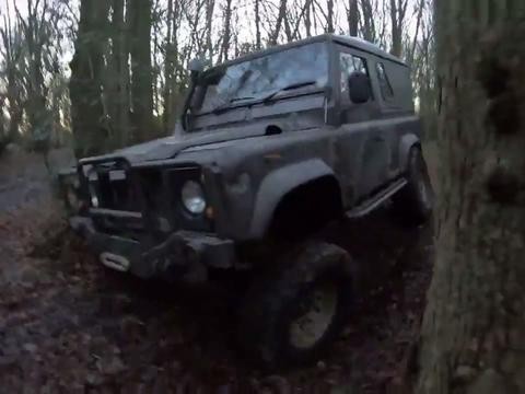 路虎卫士山林越野玩儿车