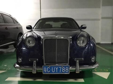 Mitsuoka Galue，与劳斯莱斯一样，凸显贵族公爵的气质