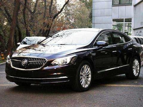 这豪华B级车刚上市直降6万，仅20万起，比帕萨特厚道