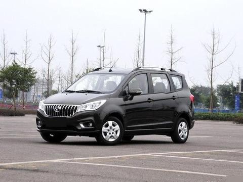 比五菱宏光高一档次, 顶配才五万, 配倒车影像、蓝牙电话、皮座椅