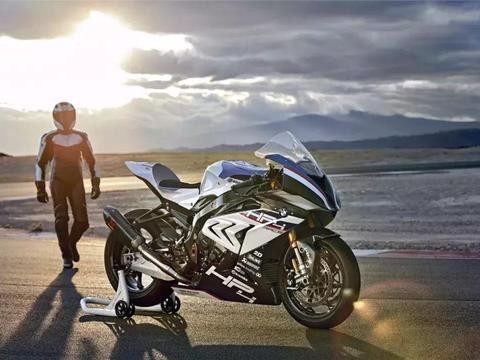 豪车荟萃! 2017年度全球十佳摩托车出炉啦! 一定有你爱的那款!