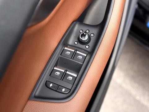 越改越尴尬的豪车，狂降10万，全LED大灯+12.3液晶仪表盘