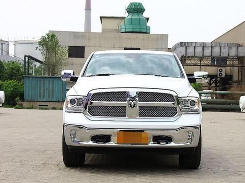 小伙花72万买辆道奇公羊, 上牌时无奈了