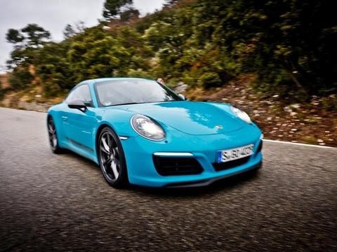 超炫酷2019年蓝色保时捷911, 向往碧空和大海, 让人最想听到的名字!