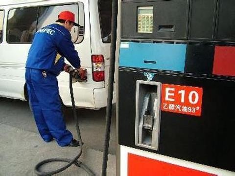 又见奇葩逃单 车主趁挪车一踩油门跑了