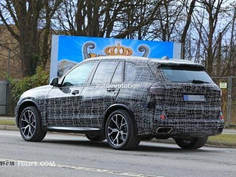 造型尤为激进 新一代宝马X5 M路试谍照曝光