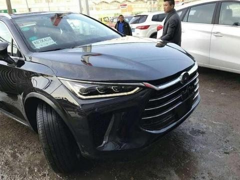 比亚迪唐二代清晰照曝光，车尾无车标设计？