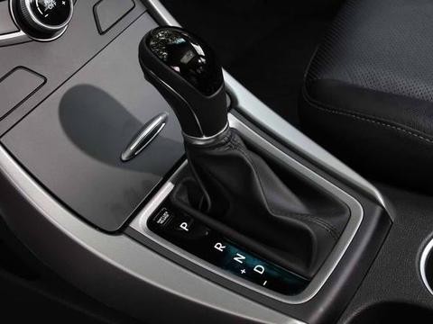 自动挡摘P档时为什么要踩刹车？P档摘不下来怎么办？