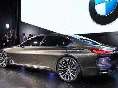 奔驰不再寂寞，全新豪车车长5.5，V12动力对标的是古斯特