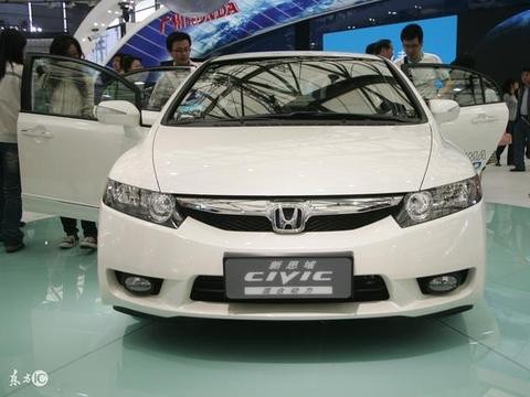 揭秘！名爵6最严重事故，发动机都掉地上了，对方货车被撞断轴！