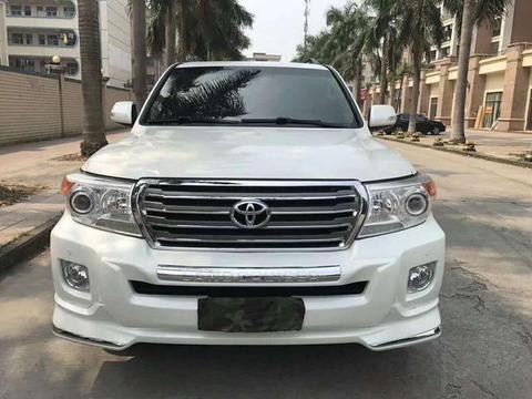 这台丰田越野售价28万, 天窗冰箱双电椅双油箱, 车主: 车况非常好