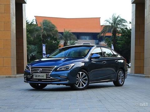 看完10万国产“雷克萨斯”老司机都说好，中级车就是比紧凑车好开