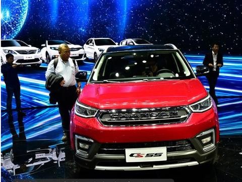 10万块钱提了长安的这款SUV车型，表弟却说不如买辆飞度