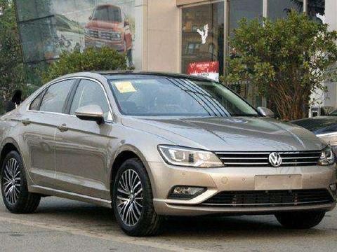 大众神车再降3万, 比思域凯美瑞还漂亮, 油耗仅4毛, 售价12.4万起