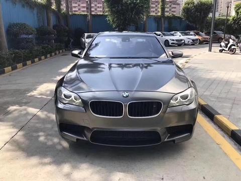 这辆宝马M5售价42万 纪念版无限弹射, 车主: 美丽外观和野兽动力