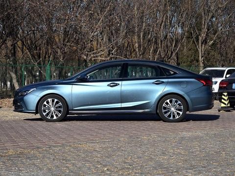 不到14万就能买顶配, 选择速腾还是它你看着办! 绝不会后悔