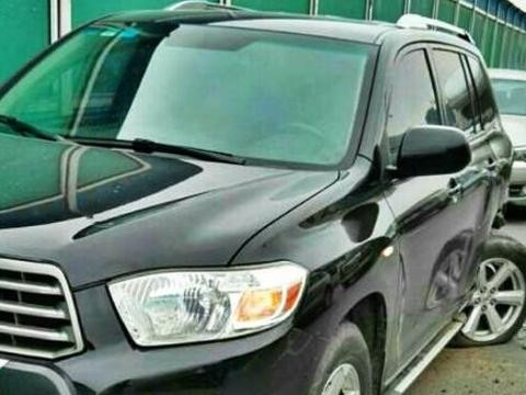 宝骏560和汉兰达相撞，汉兰达后轮断轴