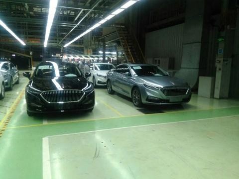 一汽工厂实拍大量红旗H5，看来是要上市了，售15万比奥迪有面子