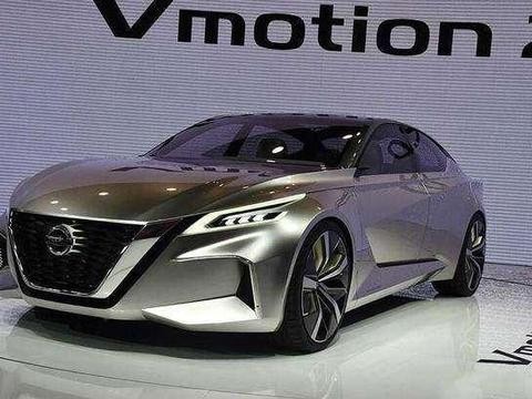 日产天籁终于发飙, 车内一整块大屏配赛车方向盘, 双田都傻眼了!