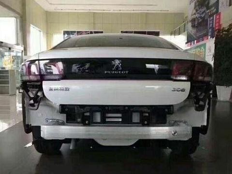 标志308有6气囊一键升四窗加上厚实的防撞梁 给我一个不买的理由