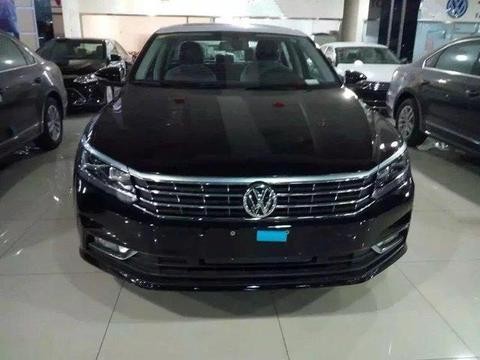 遇到挂这种车标的领头羊，开劳斯莱斯的见了也得小心翼翼的跟着！