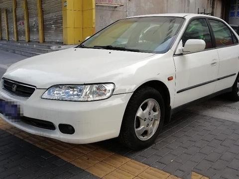 一万块钱买六代老雅阁，开到路上十万的国产车都不换！